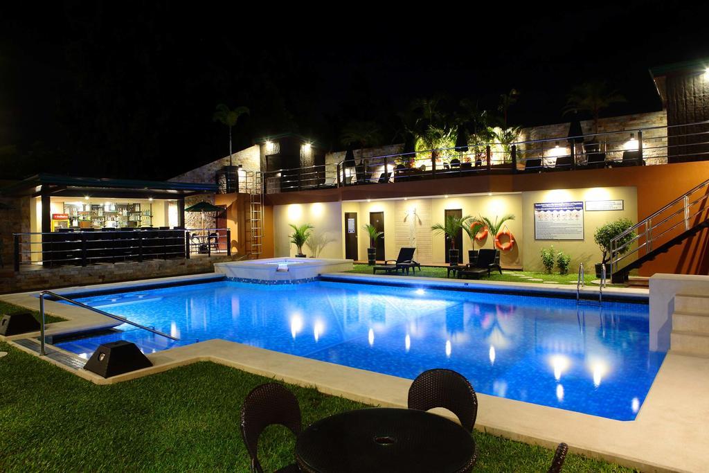 Queens Hotel Angeles City Exterior foto