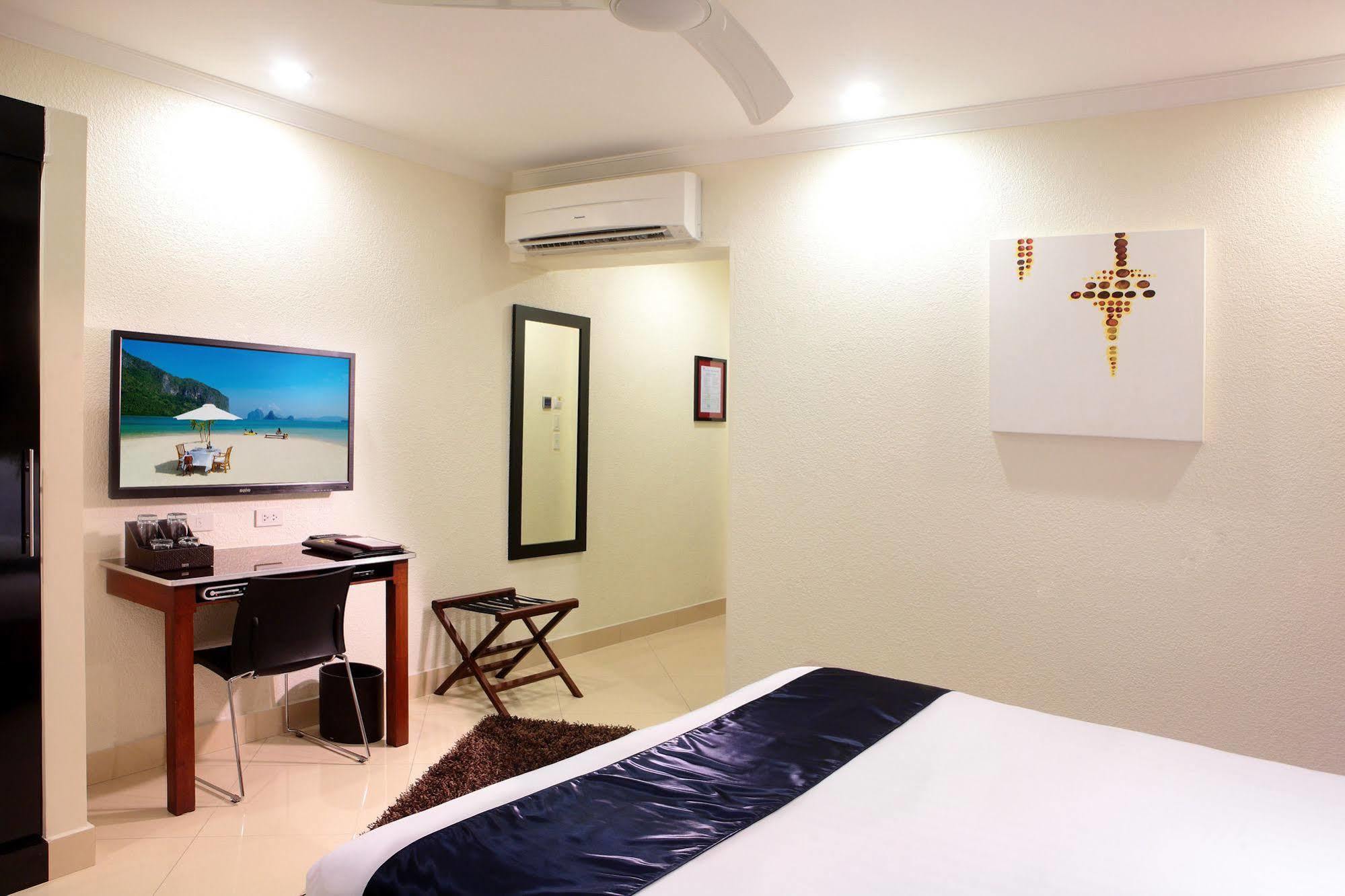 Queens Hotel Angeles City Exterior foto